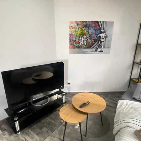 Wunderschoene Grosszuegige Neustadtwohnung *